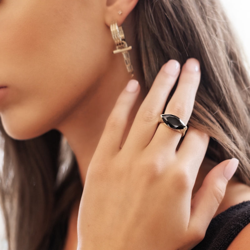SELENE Black Crystal Marquise Ring - CVLCHA