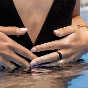SELENE Black Crystal Marquise Ring - CVLCHA